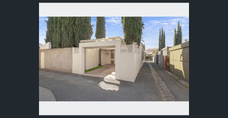 Large Character Home! - Photo 5