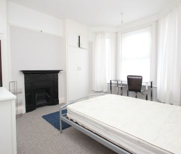 Cyril Road, Bournemouth, BH8 - Photo 2