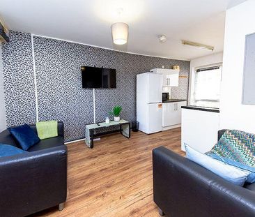 4 bedroom townhouse to rent - Photo 2