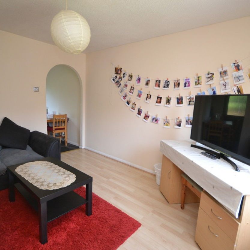 2 bed Semi-Detached House for Rent - Photo 1