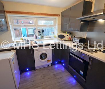 4 Bedroom End Terraced House for rent in Ashville Grove - Photo 1