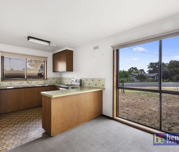 Easy-Care Living in Flora Hill - Photo 1