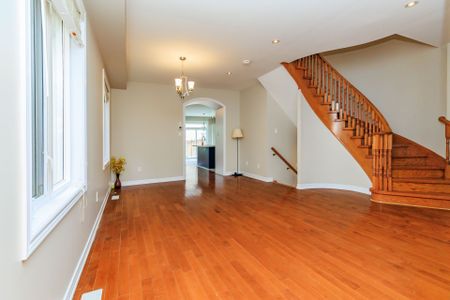 For Lease - 1256 Jezero Crescent, Oakville, Ontario - Photo 2