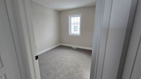For Lease - 224 Greer Street, Barrie, Ontario - Photo 3