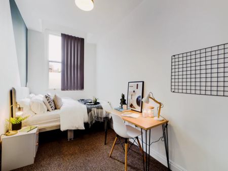 Flat 3 - 3 Bedroom House - Photo 3