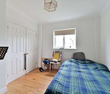 Wyatt Drive, Castelnau, SW13 - Photo 3