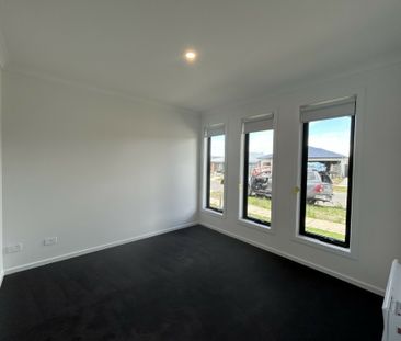 16 Luck Street, Sebastopol VIC, Belconnen - Photo 2