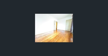 4-Bedroom Family Home - Photo 4