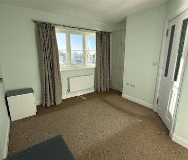 3 bedroom end of terrace house to rent - Photo 5