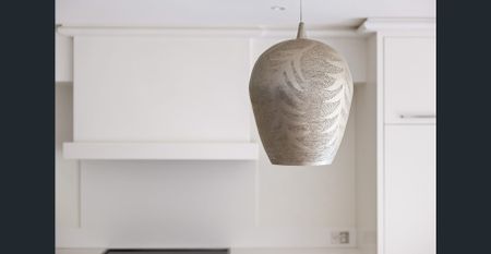 Spacious family home by Michael Suttor in prestigious setting - Photo 2