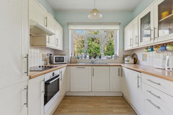 4 bedroom detached house to rent - Photo 1