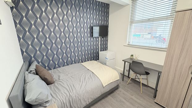 Bow Lane, Preston - Photo 1