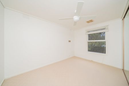“Parkside Living with Space, Light & Timeless Appeal” - Photo 5
