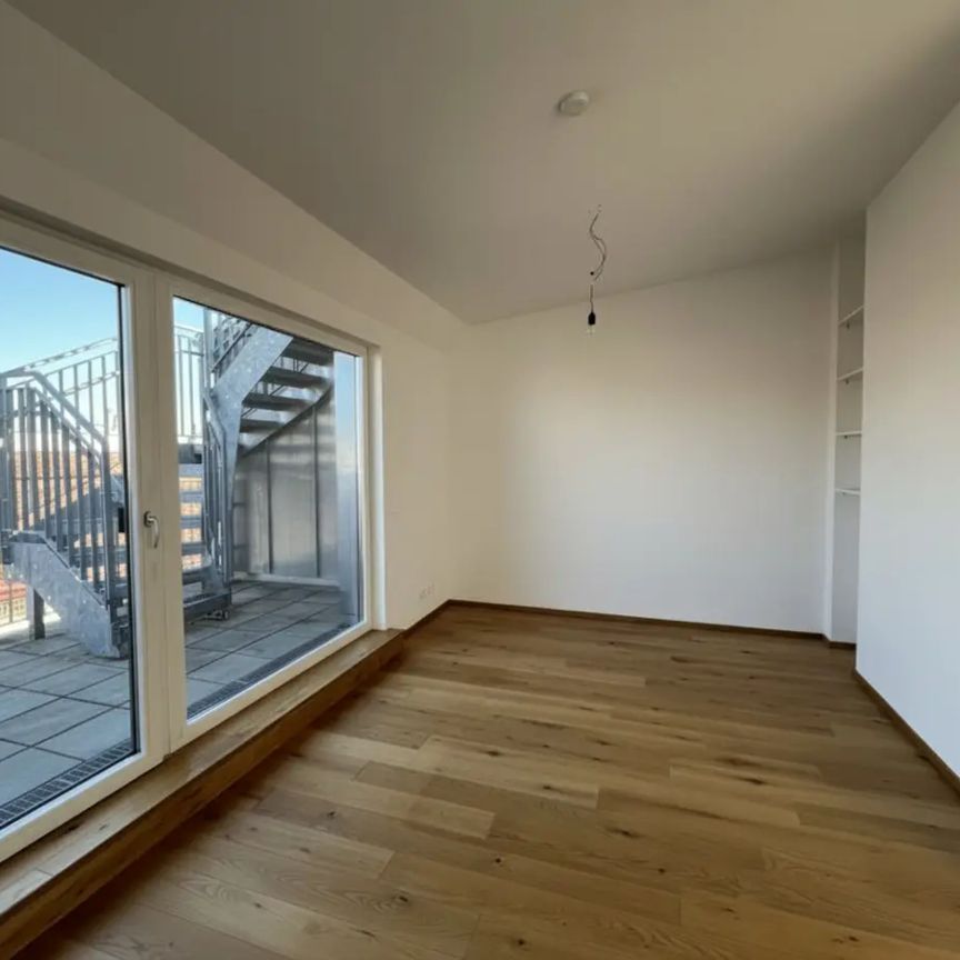 UNBEFRISTET: Attraktive, klimatisierte Dachgeschoss-Wohnung mit Balkonen und Dachterrasse und einmaligem Blick über Dächer Wiens - Photo 1