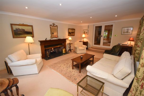 Puddington Lane, Burton - Photo 1