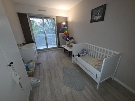 Location Appartement 3 pièces 71m² LE CREUSOT 71200 - Photo 5