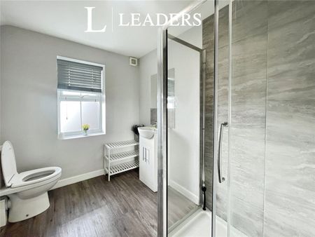 apartment to rent Wootton Gardens, Bournemouth, Dorset, BH1 - Photo 3