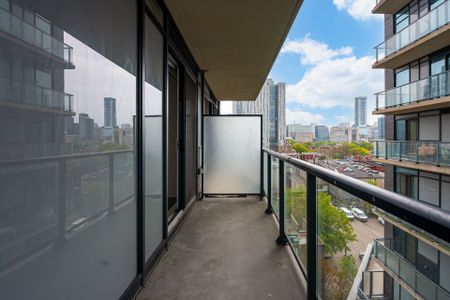 For Lease - 297 College Street Unit# 827, Toronto, Ontario - Photo 4