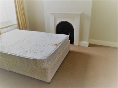 4 Bed Terraced House, St. John's Hill Grove, SW11 - Photo 5