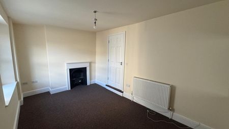 4 bedroom flat to let - Photo 5