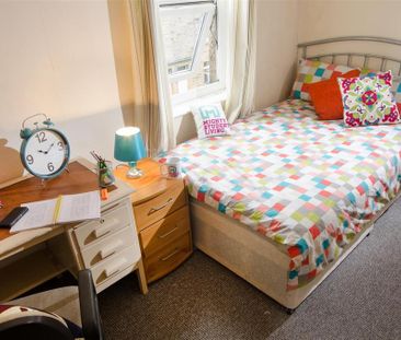 4 bedroom private hall to rent - Photo 4