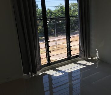 58 Hudson Fysh Avenue, - Photo 3