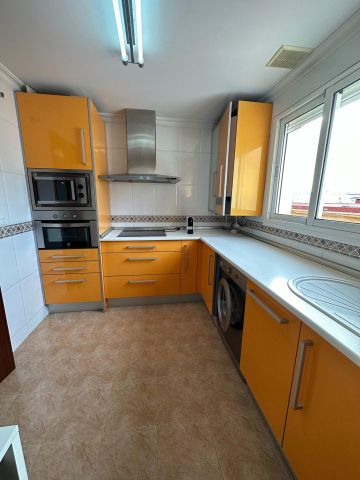 Atico en alquiler en Malaga - Photo 2