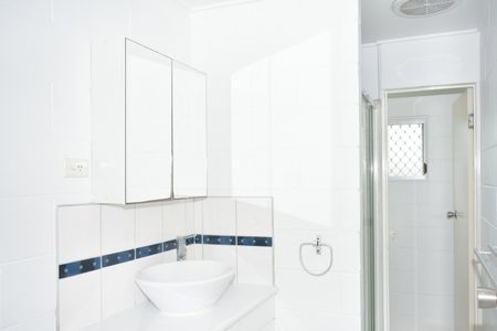 Low maintenance duplex living at his best! - Photo 4