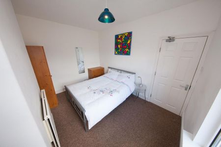 1 bedroom in a house share to rent - Photo 5