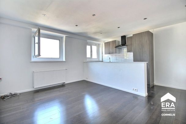Molenbeek - Duplex - 2 Chambres - Photo 1