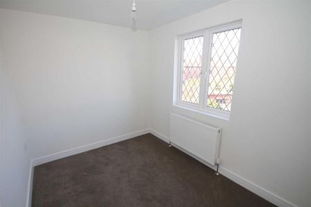 3 bedroom private hall to rent - Photo 2