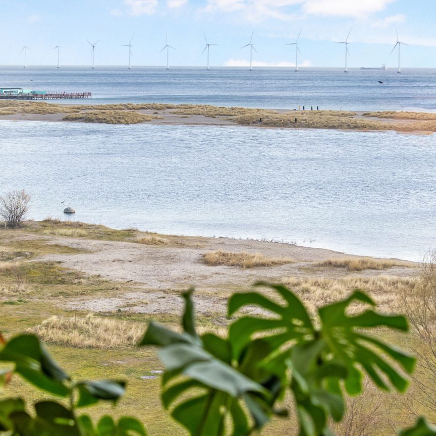 3 værelses lejlighed i 1. række til Øresund, med 2 solrige altaner og privat p-plads i kælderen - Photo 1