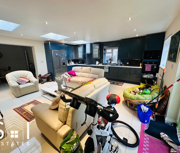 1 bedroom in a house share to rent - Photo 1