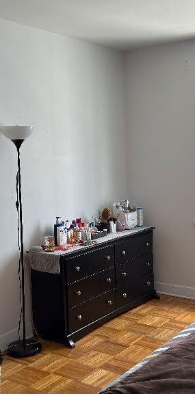 Spacious 3 1/2 available from November 1st Downtown MTL - Photo 1