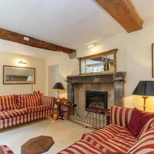 Burford - Photo 1