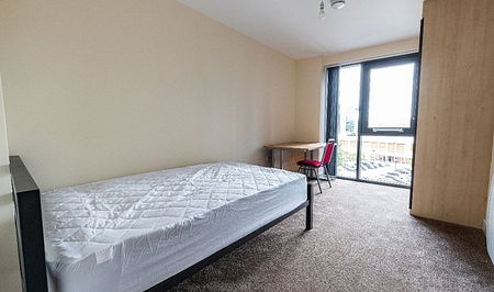 Luxury Three Bedroom Apartment in Prime Sheffield Location â€“ Perfect for Students and Professionals - Photo 4