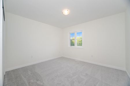 For Lease - 16 Ravenscraig Place, Innisfil, Ontario - Photo 5