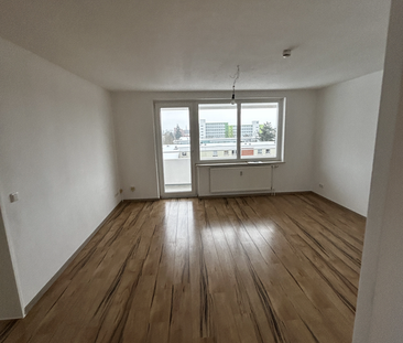 Gut geschnittene 3-Zimmer-Wohnung frisch renoviert mit Balkon - Photo 1