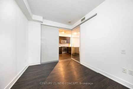 30 Roehampton Avenue #509 - Photo 2
