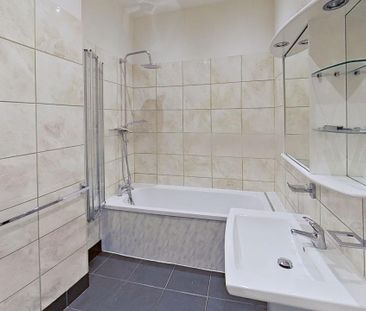 3 bedroom apartment to rent - Photo 5