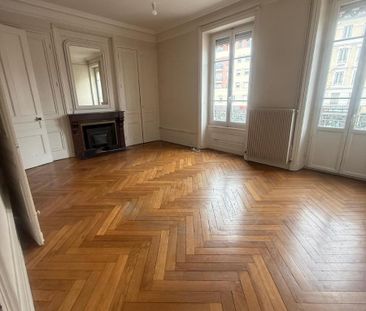 Location Appartement 3 pièces 105m² VILLEURBANNE 69100 - Photo 4