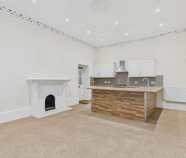 Abbey Road, Malvern, WR14 - Photo 2