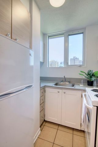 1975 Maisonneuve Blvd West - Photo 3