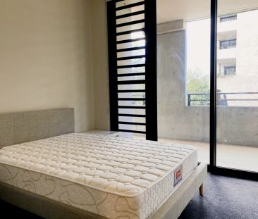 2 bed 2 bath - Photo 4