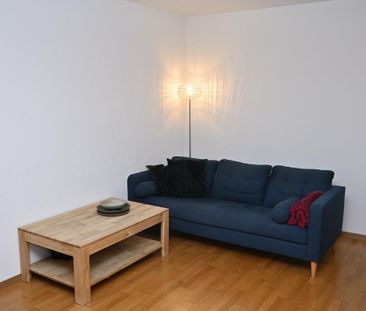 gemütliche 2.5-Zimmerwohnung mit Gartensitzplatz - Photo 2