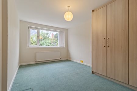 Howard Avenue, Lymm - Photo 3