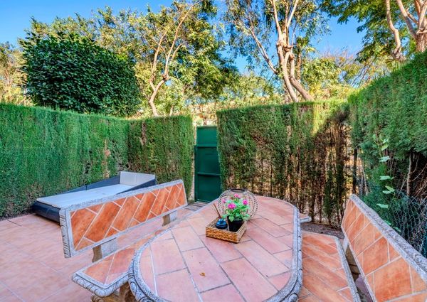 FOR RENT: SPACIOUS AND ELEGANT 4-BEDROOM BUNGALOW FOR LONG TERM