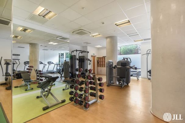 Residence Tower, N4 - Photo 1