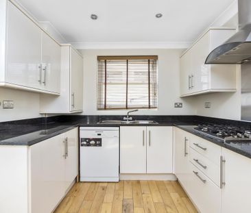 3 bedroom terraced house to rent - Photo 6