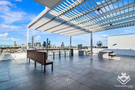 MILTON - CITY & RIVER VIEW 2 BEDROOM 2 BATH ROOM APARTMENT WITH 1 CARPARK - Photo 3